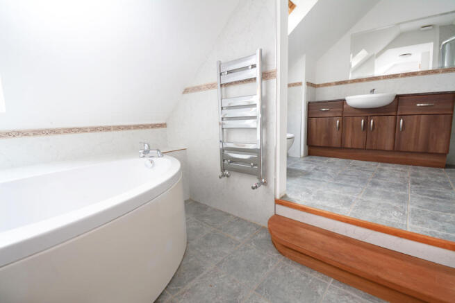 Master Ensuite