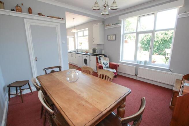 OPEN PLAN DINING KITCHEN