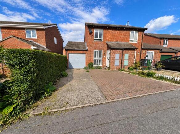 2-bed semi-detached on Scarlatti Road, Basingstoke, £325,000