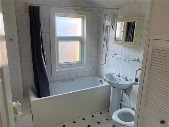 2 bed House to rent Image 6