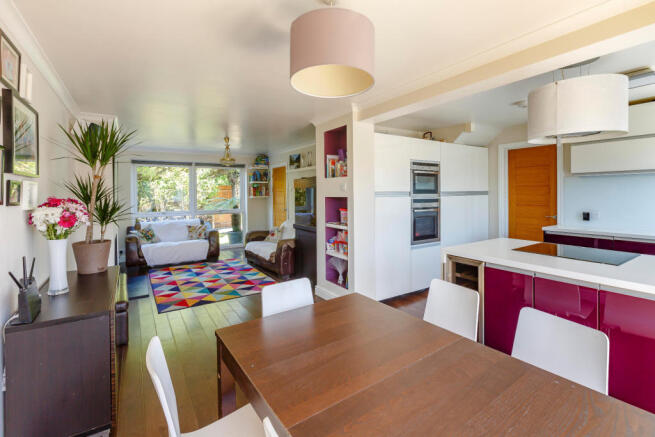 Living kitchen area