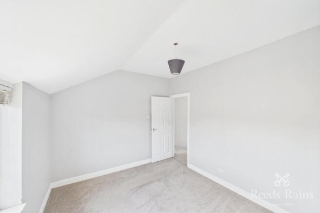 3 bed Terraced to rent Image 12