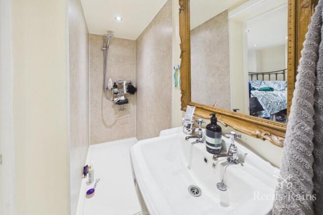 5 bed Terraced for sale Image 9