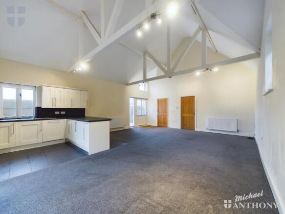 CAM03218G0-PR0490-STILL012