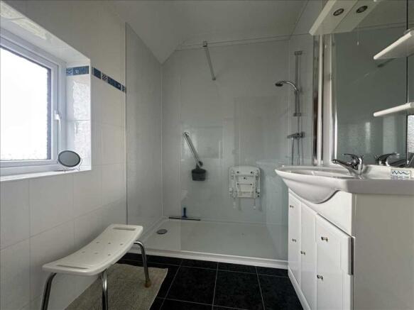 3 bed House for sale Image 9