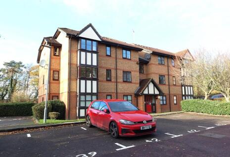 Osprey Close, Falcon Way, Watford