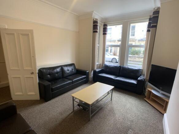 1 bed Terraced to rent Image 4