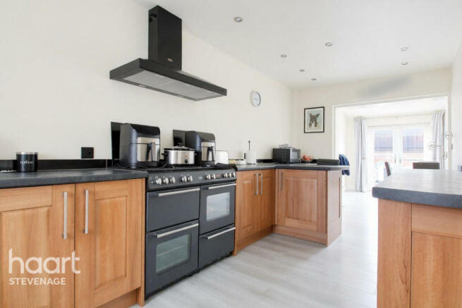 Hopton Road, Stevenage photo 4