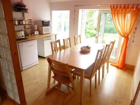 Dining Area 1