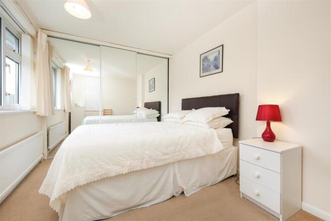 Bed1.jpg