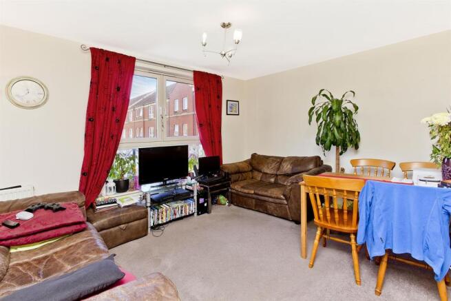 LivingRoom-01.jpg