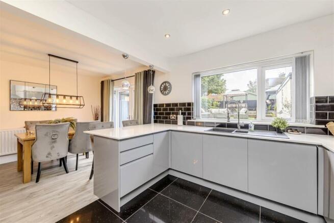 Kitchen Dining Area