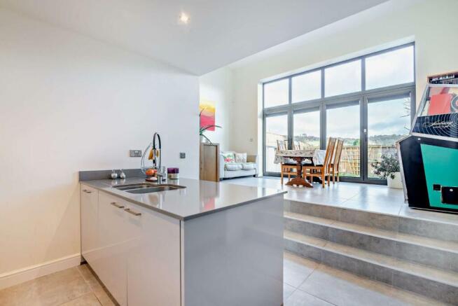 8629561-interior18-800.jpg