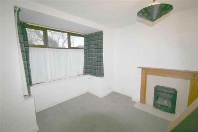 FRONT LOUNGE