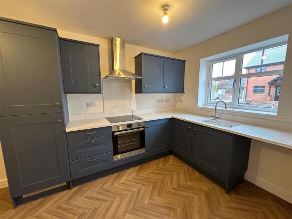 Kitchen 2.jpg