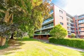 62, Carruthers Court, Newbury RG14 7GH