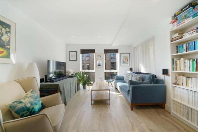 Kempton Mews, E6