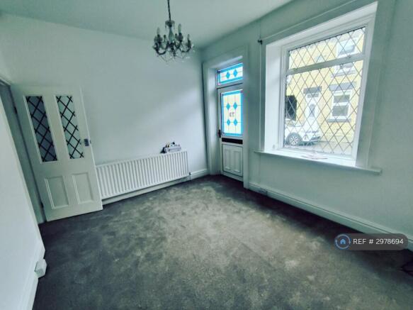 3 bed Terraced to rent Image 6