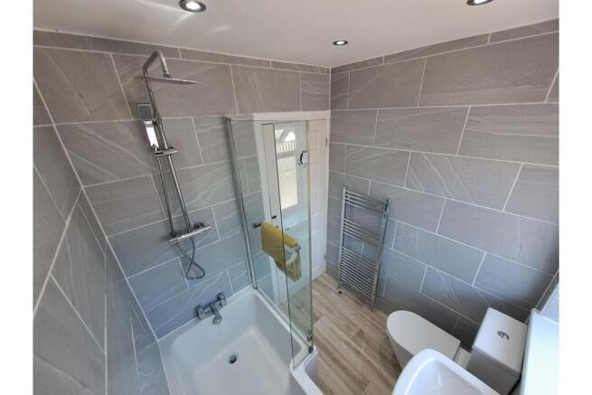 2 bed Semi-Detached Bungalow for sale Image 10