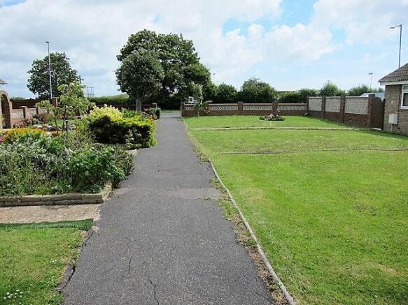 FRONT GARDEN