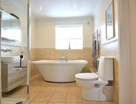 BATHROOM: (Jack & Jill Bathroom)