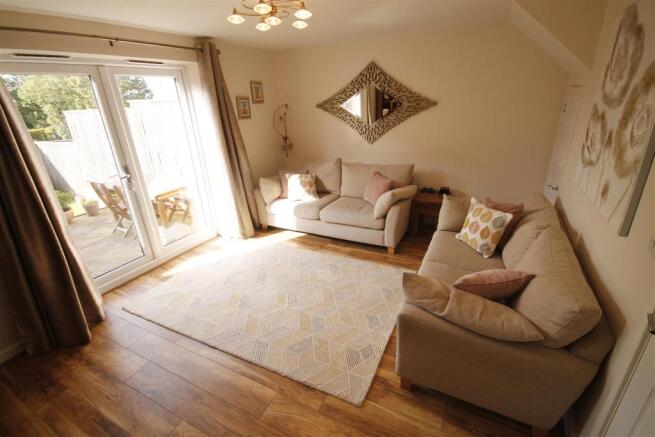Further Living Room Image