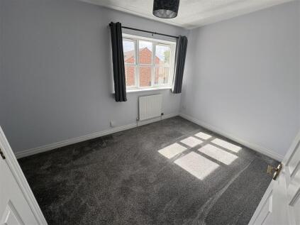 Longfield Court, Heckmondwike