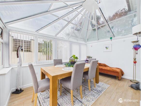 CONSERVATORY/DINING ROOM