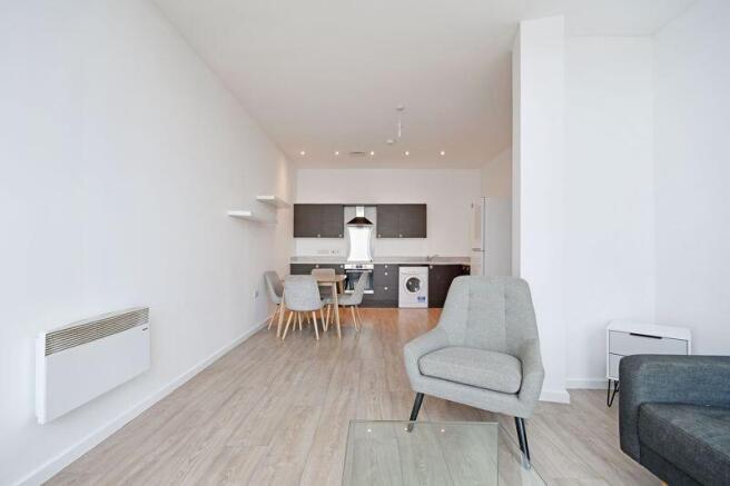2 bed Apartment to rent Image 5