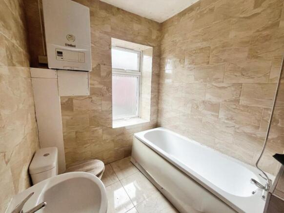 1 bed Terraced to rent Image 5