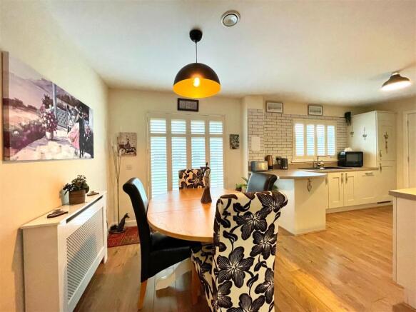 Dining/ Kitchen