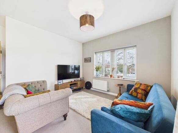 CAM02909G0-PR0353-STILL007