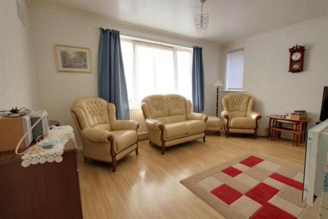 1 LOUNGE.jpg