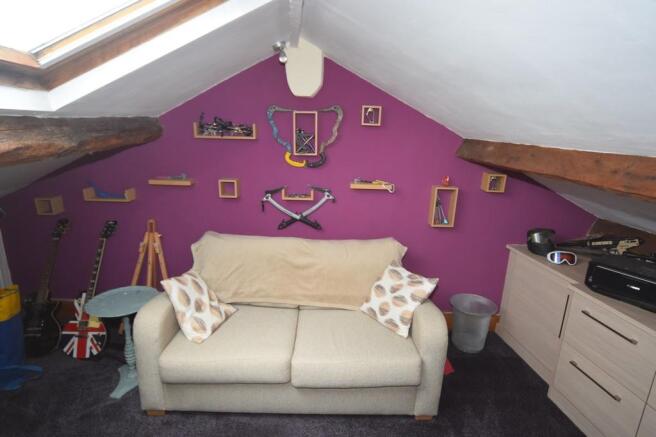 BEDROOM 2  