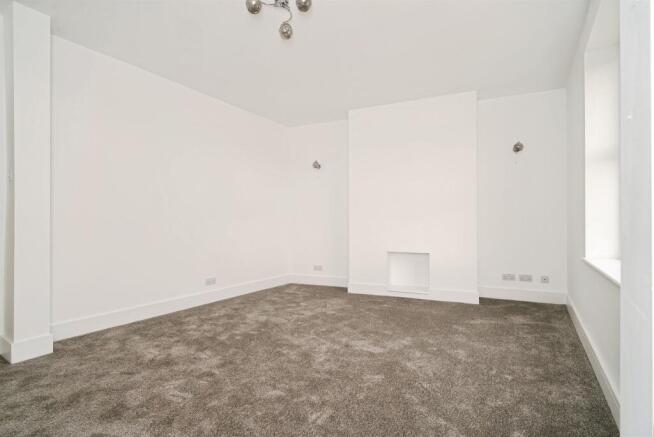 2 bed Terraced for sale Image 5