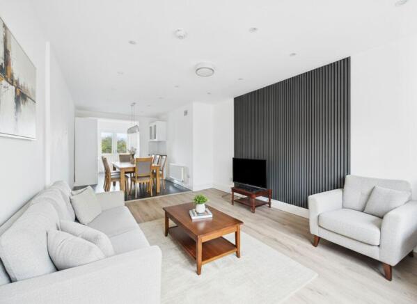 Open Plan Living (Virtually Furnished)