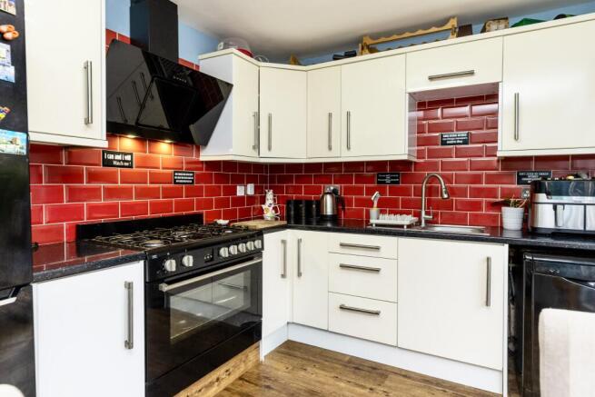 Brynmor Avenue, Rhyl, LL18 photo 4