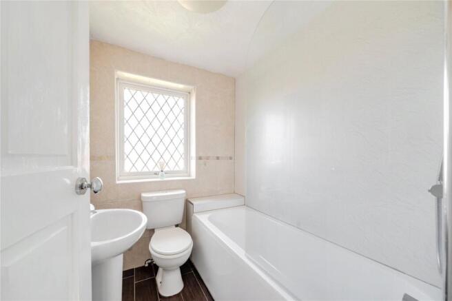 5 bed Detached for sale Image 10