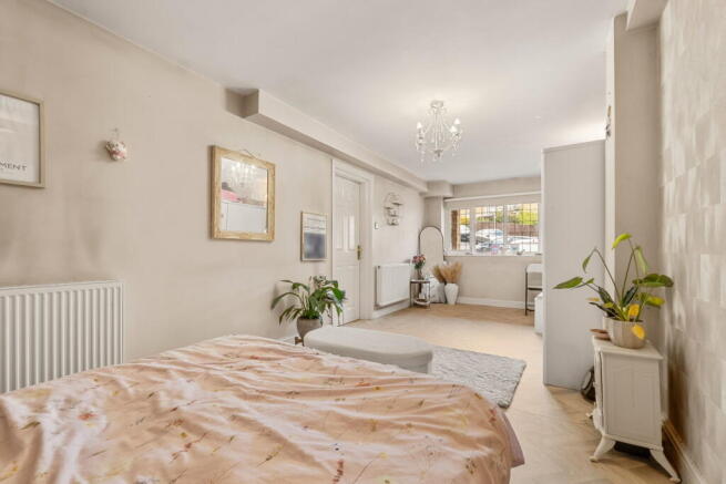 4 bed Terraced for sale Image 5