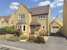 4, Whites Way, Chippenham SN15 4TX