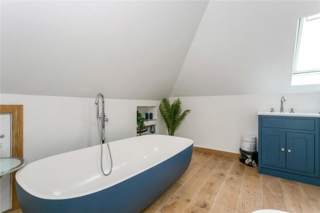 Principal Bathroom
