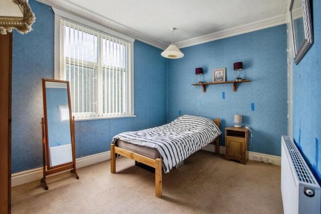 4 bed Detached for sale Image 7