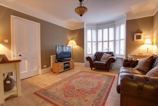 LOUNGE AREA