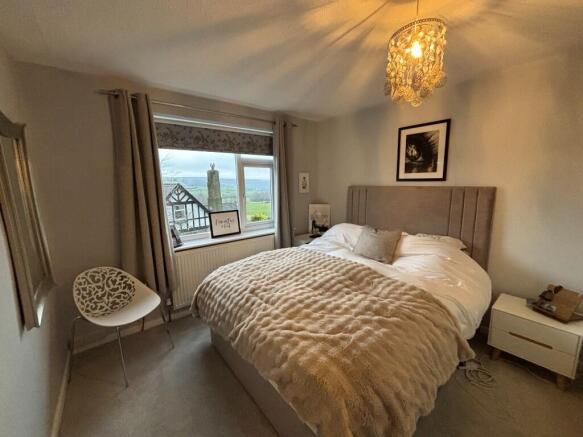 4 bed Detached for sale Image 11