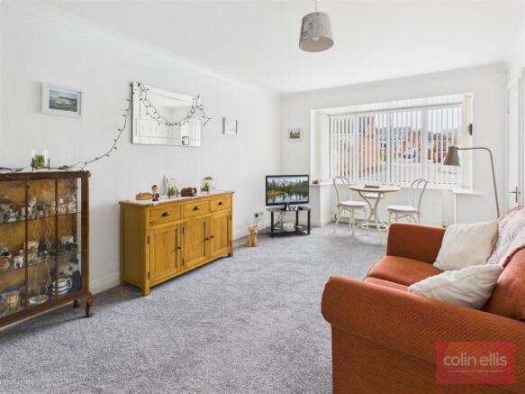 2 bed Semi-Detached Bungalow for sale Image 5