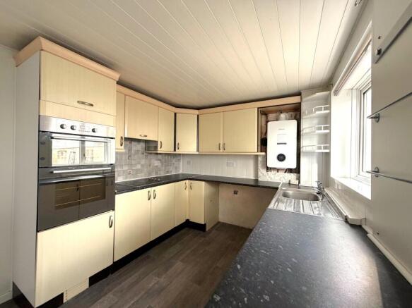 Kitchen diner (1)