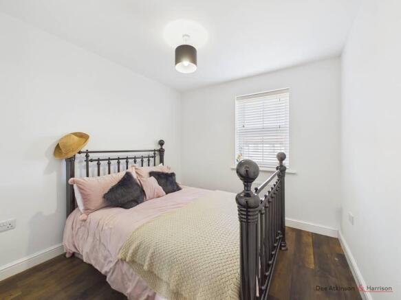 4 bed Detached for sale Image 12