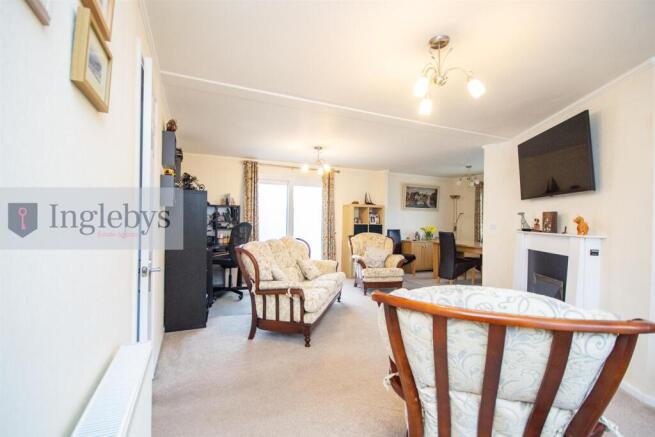 2 bed Park Home for sale Image 4