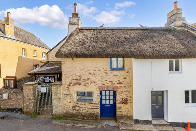 A01 - 1 Sands Road Slapton - 260409