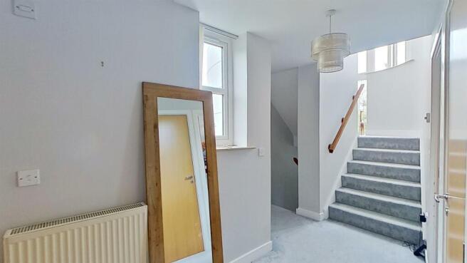 FIRST FLOOR LANDING